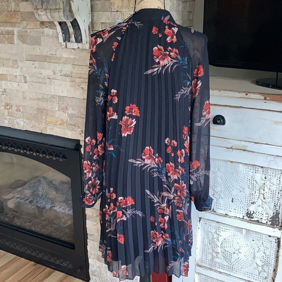 Molly Bracken black floral pleated lined long sheer sleeve swing dress tie neck - Picture 12 of 16